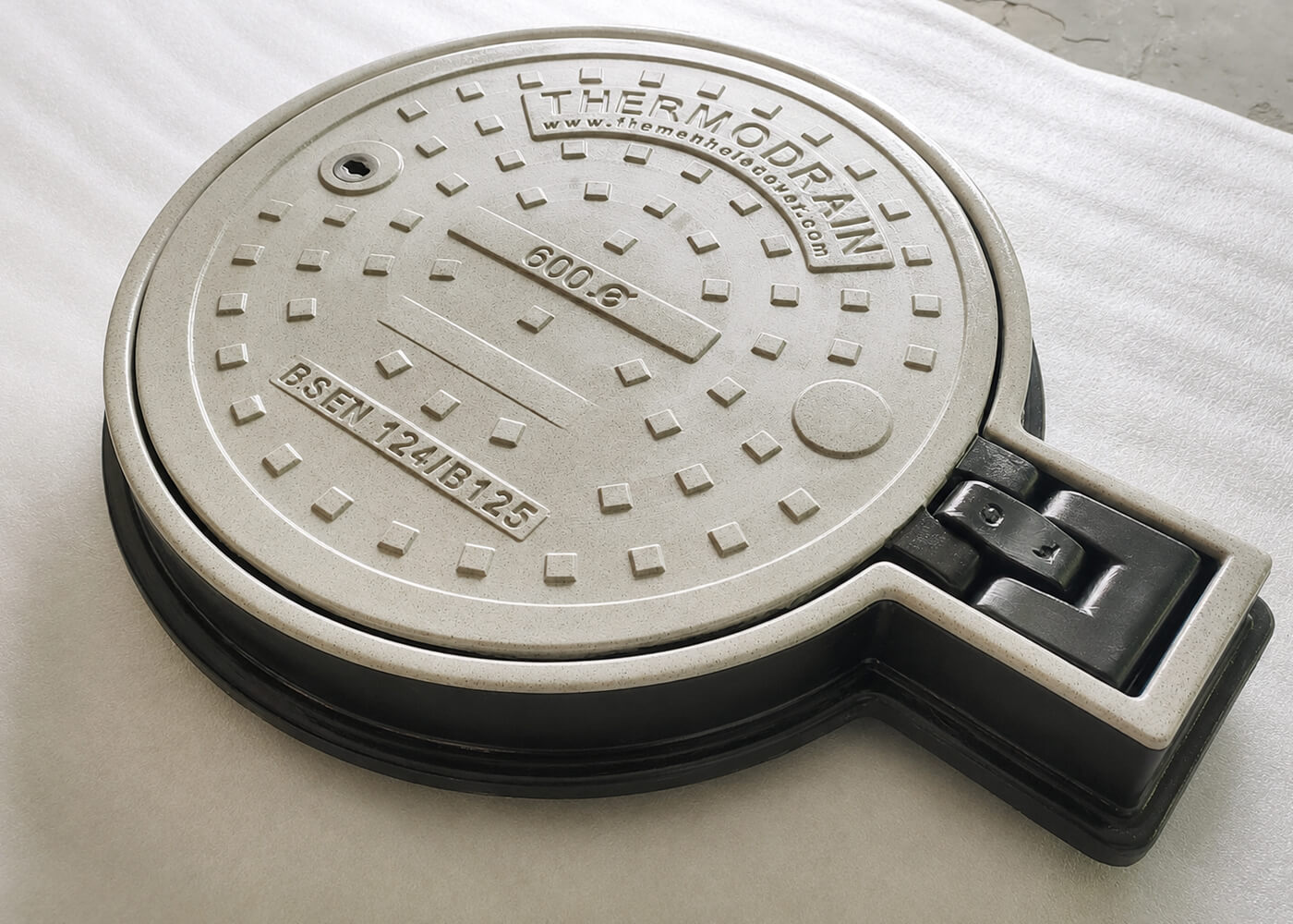 hinged-overhead-and-u-g-water-tank-covers